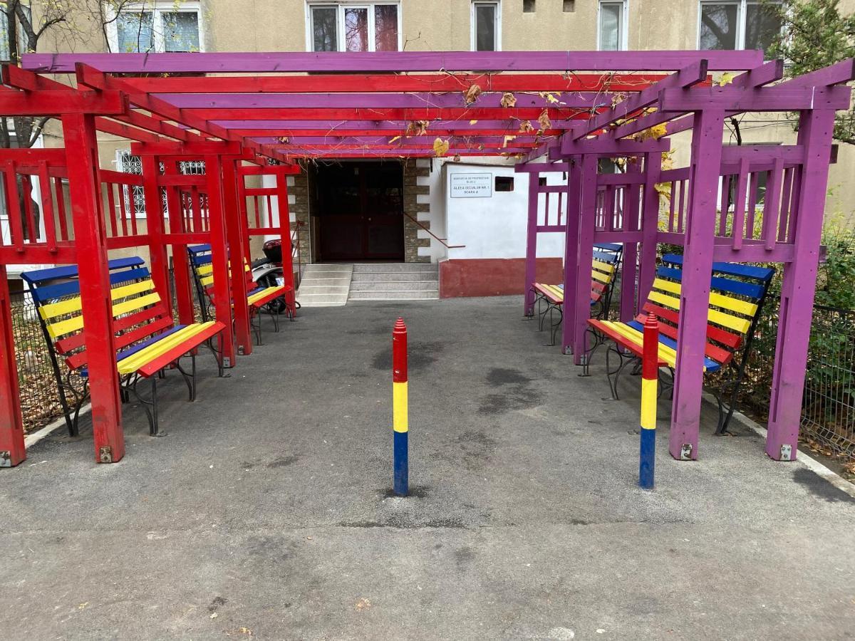 Piata Sudului Host Apartment
